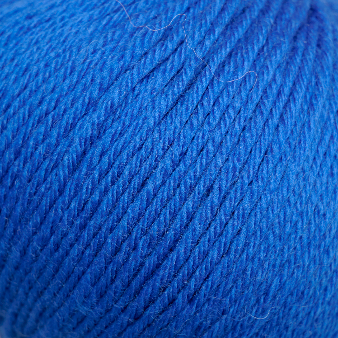 Scarlet Sweater - Strikkekit med garnalternativ (Garn + Opskrift)