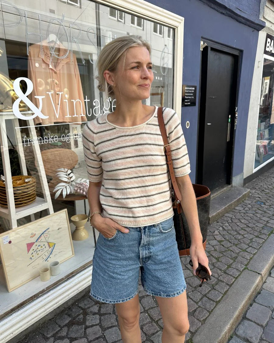Amélie Tee - PetiteKnit Opskrift