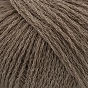 Sophie Scarf - Strikkekit med garnalternativ (Garn + Opskrift)
