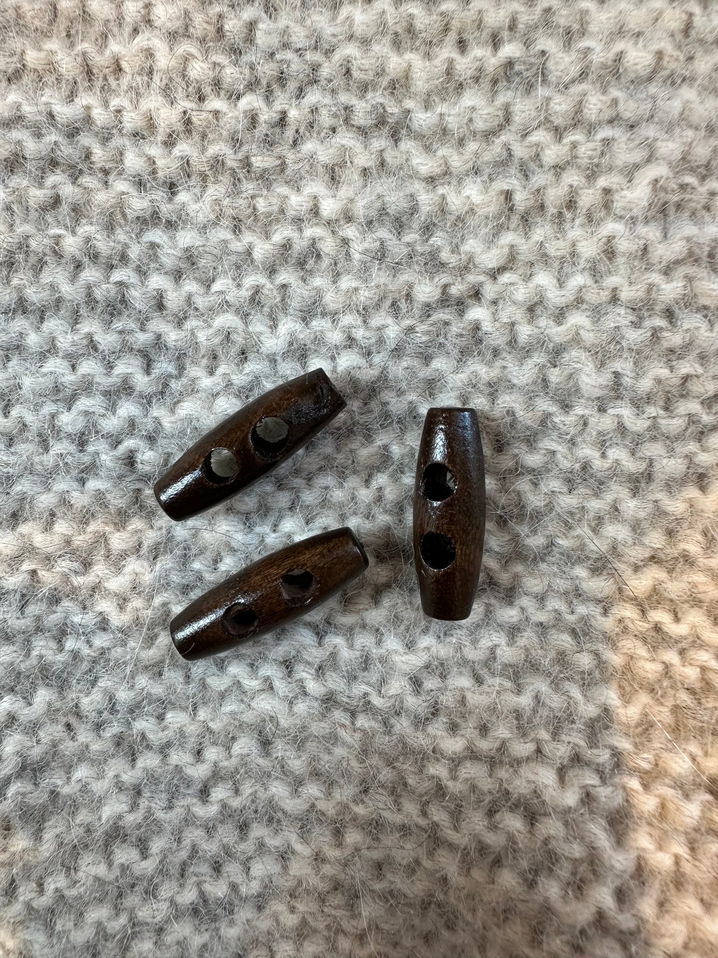 Duffle knap mørk træ - 30 mm