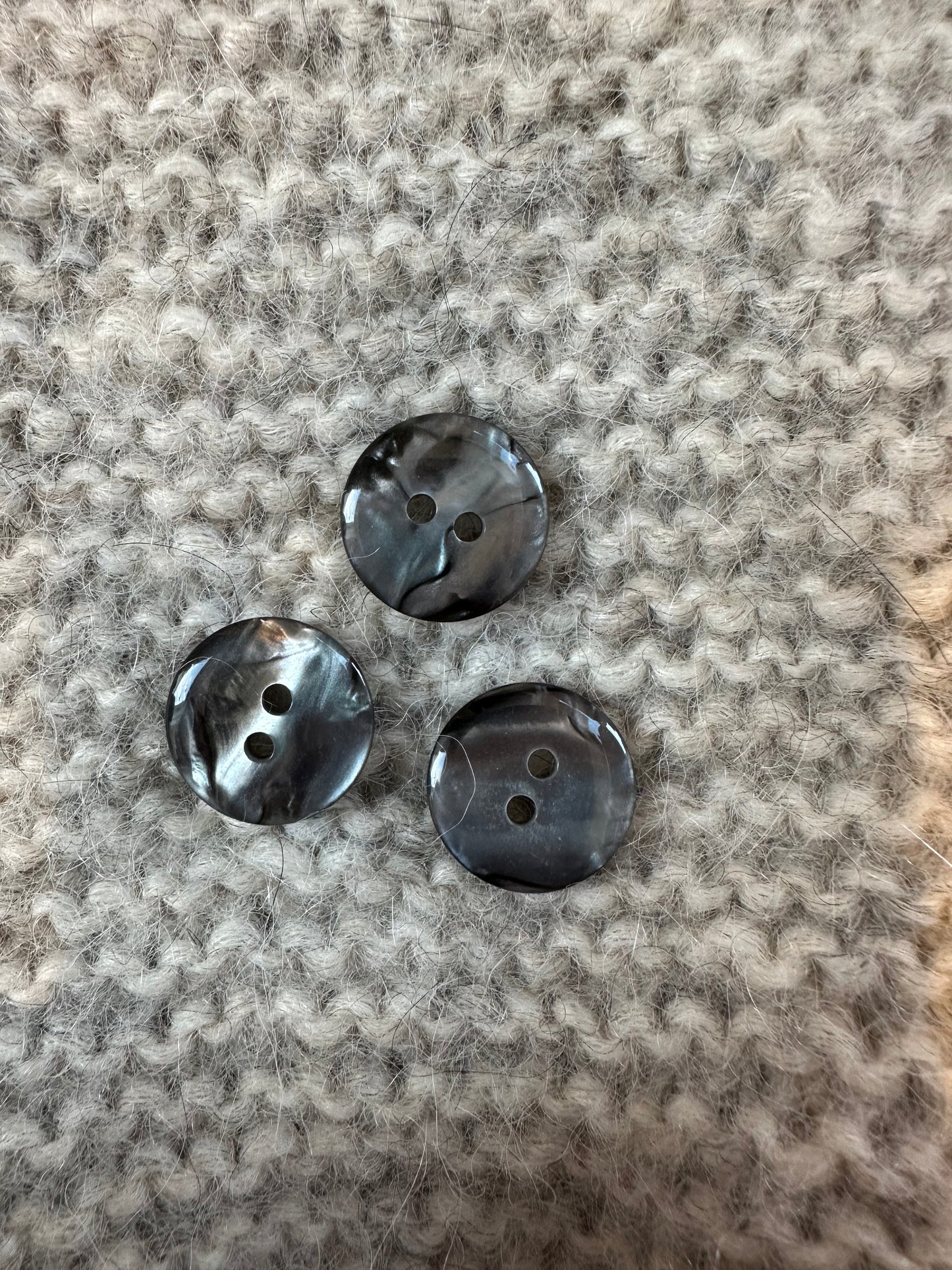 Sort/sølv knap - 15 mm