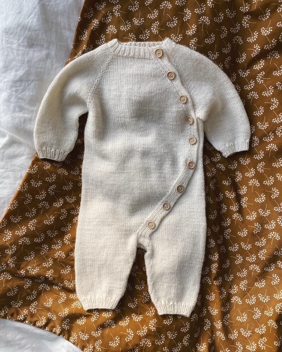 Monday Suit - PetiteKnit Opskrift