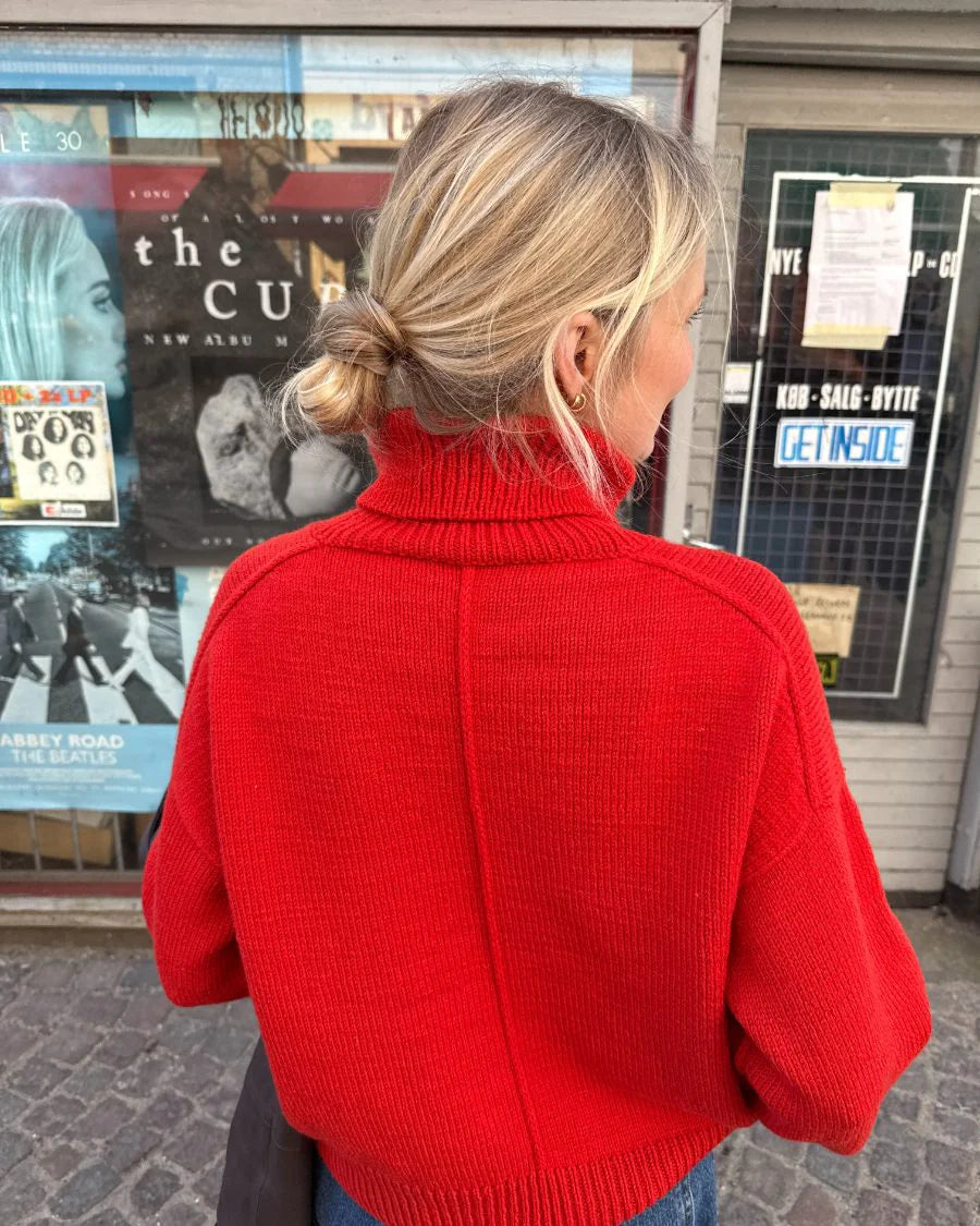 Scarlet Sweater - PetiteKnit Opskrift