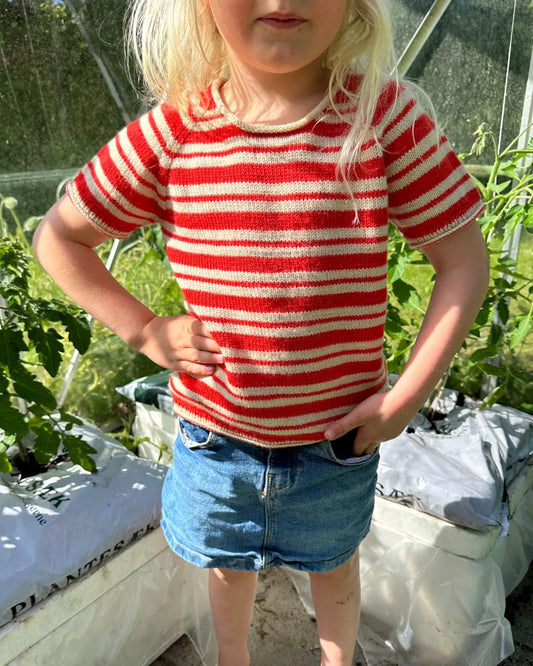 Amélie Tee Junior - PetiteKnit Opskrift