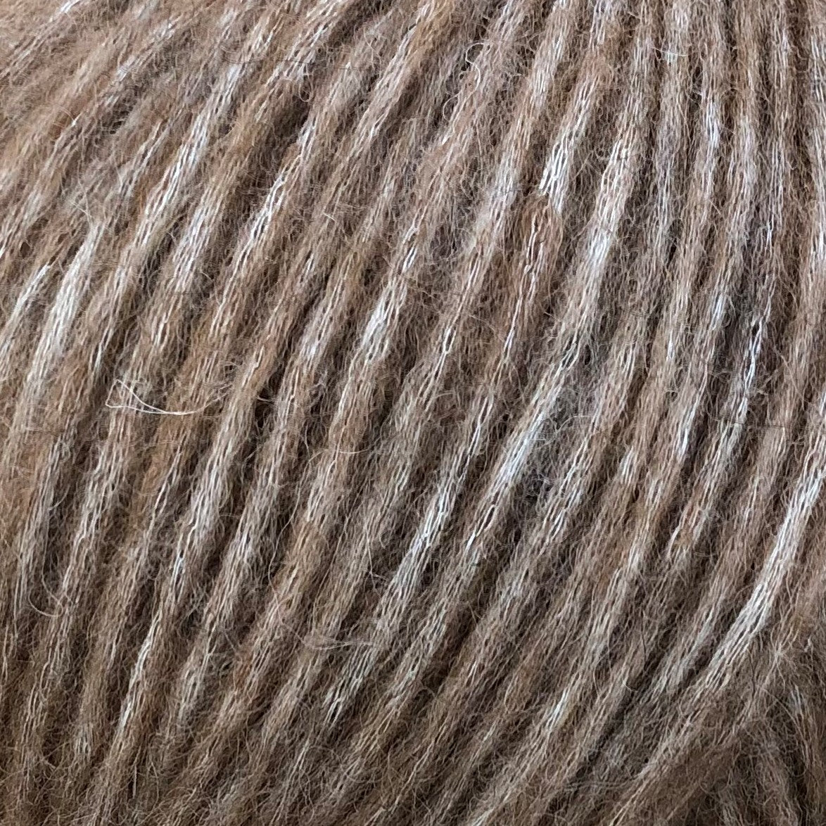 Ivy Sweater - Strikkekit med Snefnug Natur (Garn + Opskrift)