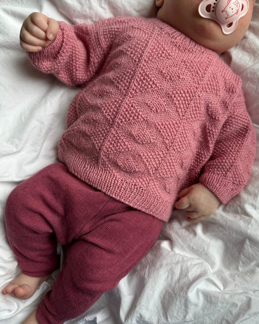 Esther Sweater Baby - PetiteKnit Opskrift