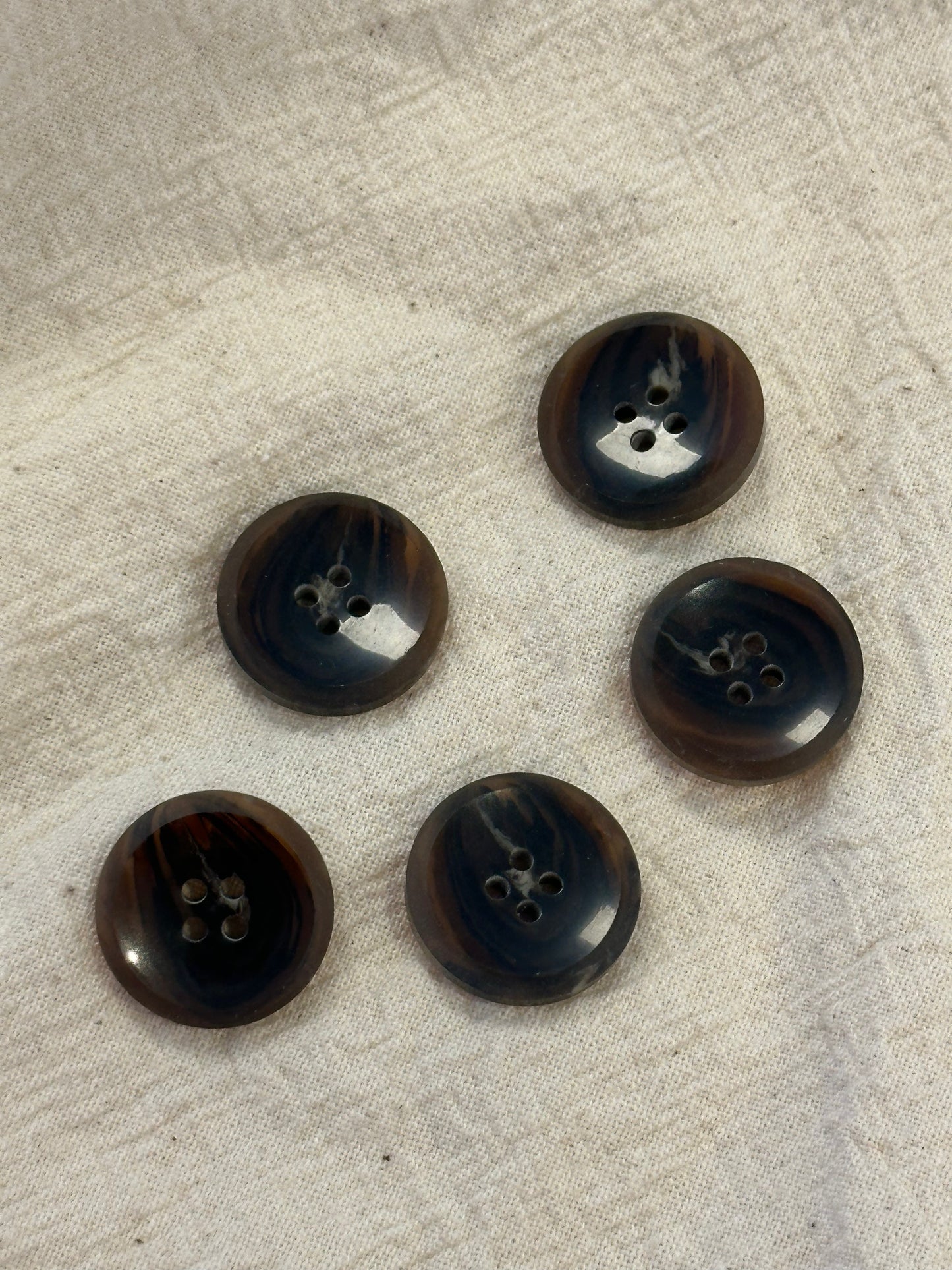 Brunmeleret knap med mat kant - 18 mm