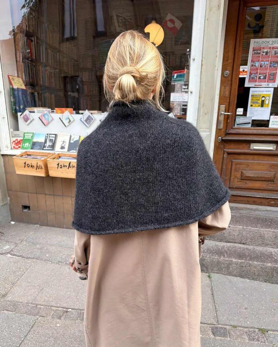 Ivy Cape - PetiteKnit Opskrift