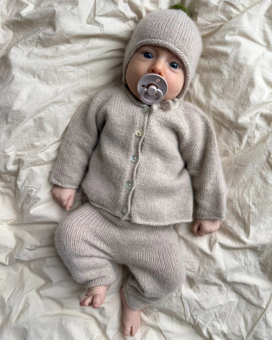 Cleo Baby Set - PetiteKnit Opskrift