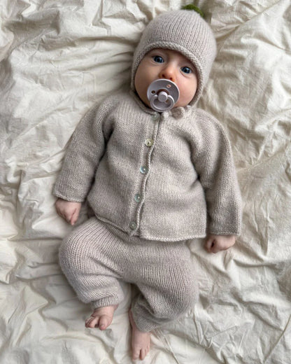 Cleo Baby Set - PetiteKnit Opskrift