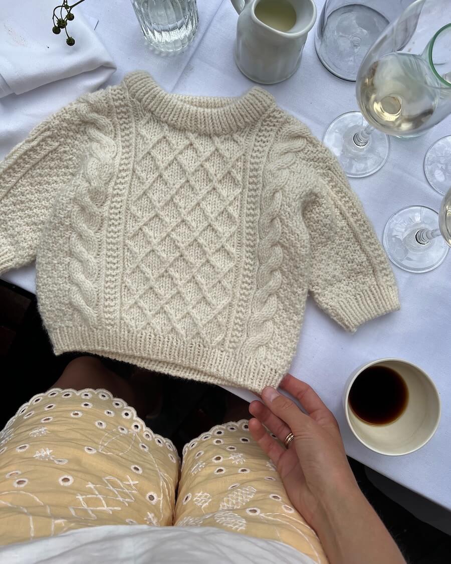 Moby Sweater Baby - PetiteKnit Opskrift