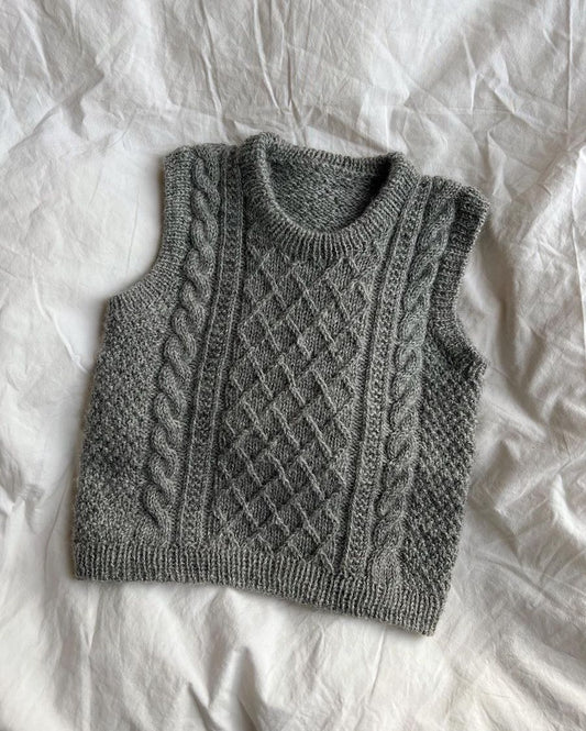 Moby Slipover Baby - PetiteKnit Opskrift