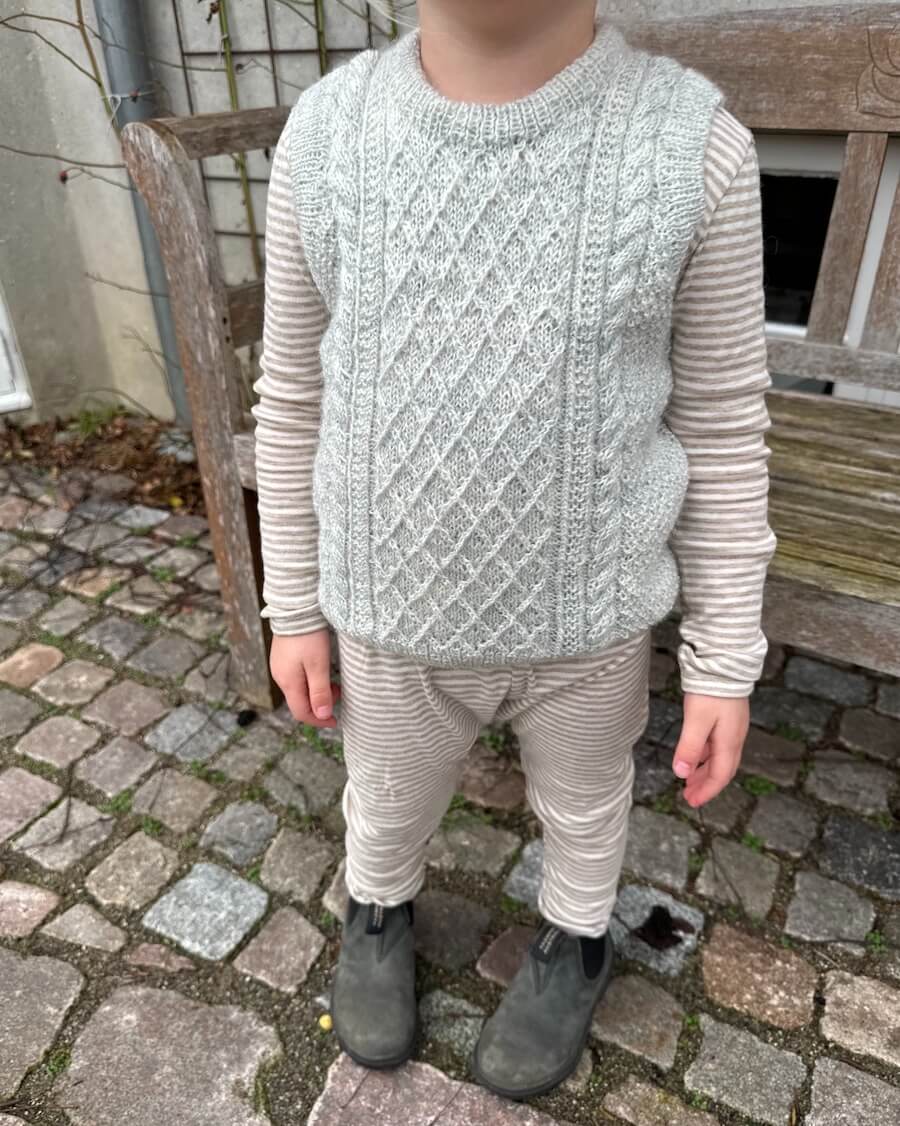 Moby Slipover Mini - PetiteKnit Opskrift