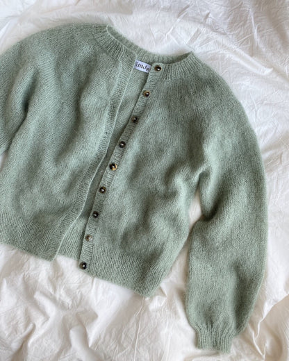 Novice Cardigan Mohair Edition - PetiteKnit Opskrift