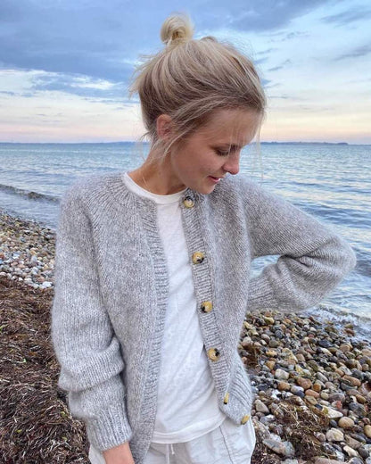 Novice Cardigan Chunky Edition - PetiteKnit Opskrift