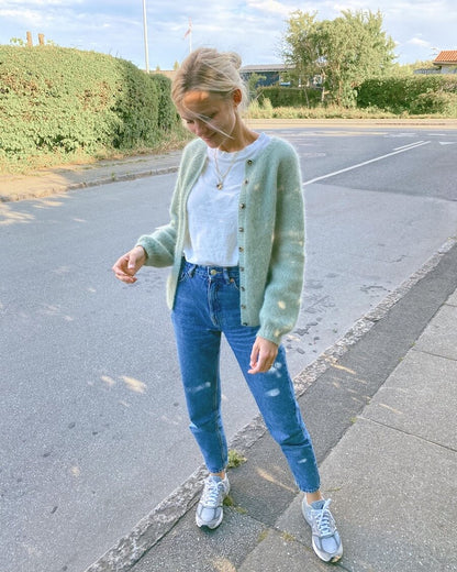 Novice Cardigan Mohair Edition - PetiteKnit Opskrift