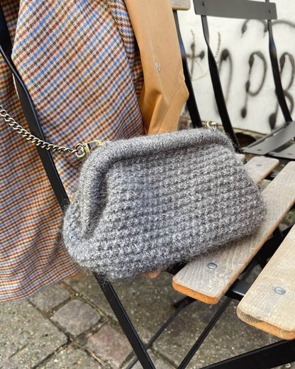Winter Clutch - PetiteKnit Opskrift
